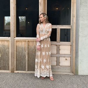 Long sleeve lace dress beige size small